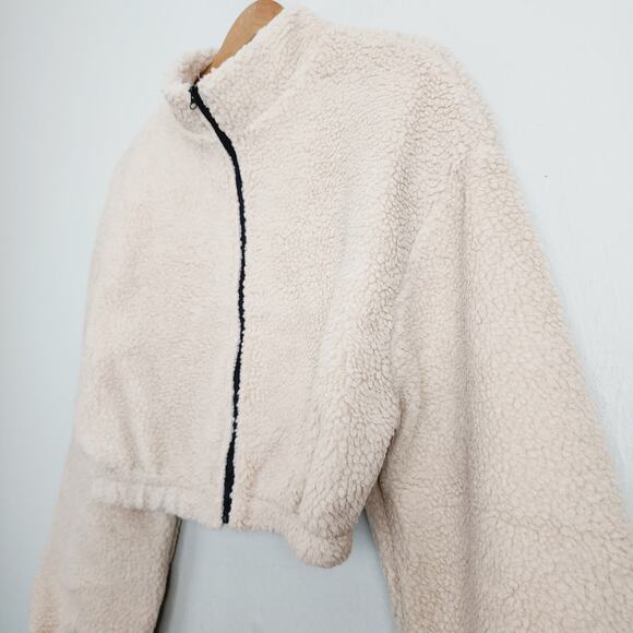 NWT Clad & Cloth Chai Cream Faux Fur Sherpa Cropped Bomber Jacket L - Picture 8 of 13